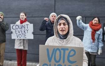 Литва готова изменить Конституцию для размещения в стране ядерного оружия НАТО