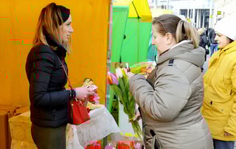 Штраф до 2000 руб. В налоговой предупредили, кому нельзя продавать цветы к 8 марта