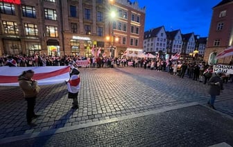 «Бьют и плакать не дают». К некоторым эмигрантам в Беларуси уже пришли с обысками по «делу 104», у других описывают имущество