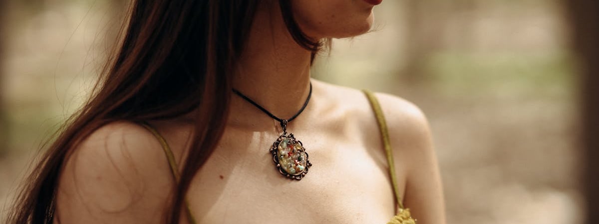 Золото падает в цене после рекордного роста