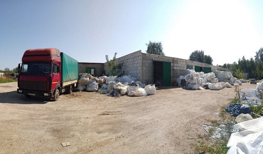 Мужчина лишился руки во время работы с гидравлическим прессома