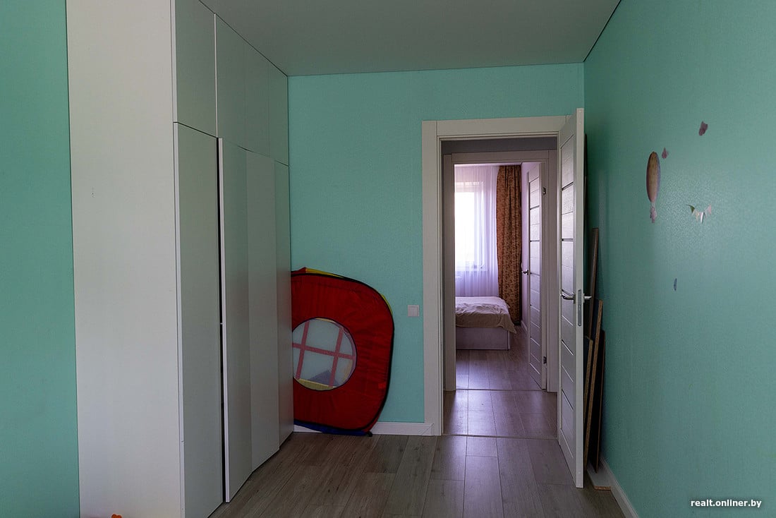 «Жили на одну зарплату, а вторую откладывали». Белорусы рассказывают, как им удалось накопить на квартиру