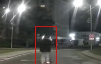 Опасные покатушки на электросамокате в Барановичах — видео