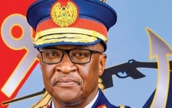 Погиб глава Сил обороны Кении: вертолет с ним разбился сразу после взлета