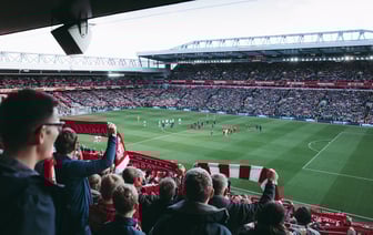Футбольные фанаты в Польше ворвались на тренировку и избили тренера‑беларуса