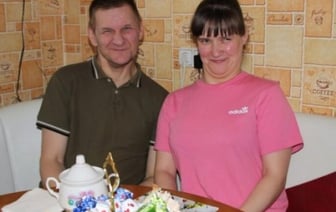 «О свадьбе никому не рассказали. Боялись, что не дадут быть вместе». История семьи с ДЦП