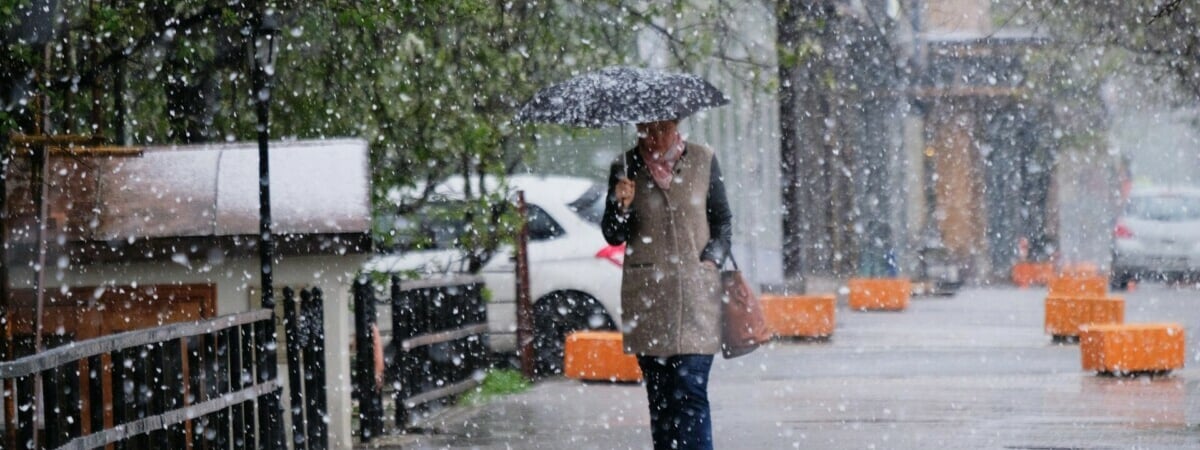 Белгидромет объявил оранжевый уровень опасности на 19 апреля. Какому региону пообещали сильный снегопад?