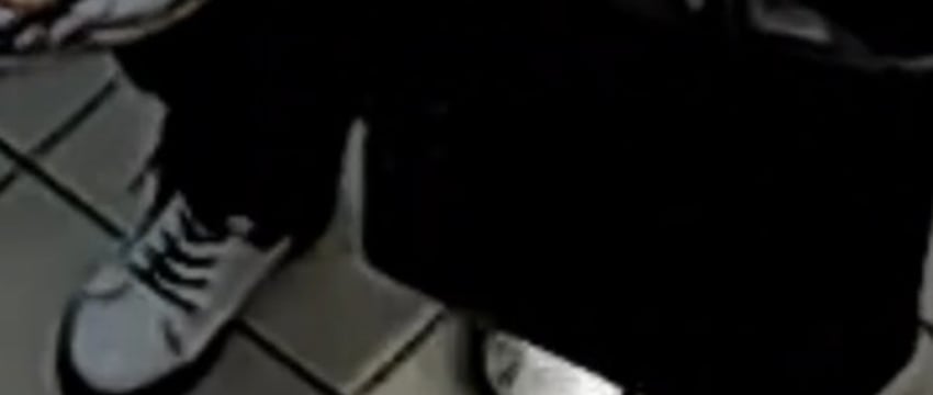 Мужчина нашел в магазине золотую цепочку и забрал ее себе. Теперь он фигурант уголовного дела