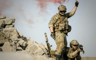 Месси подписал футболку Залужному