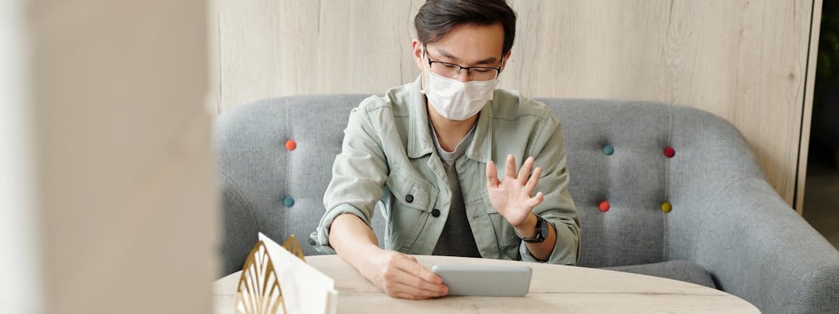 Lenovo представила сверхтонкий ноутбук, который заряжается от солнечного света