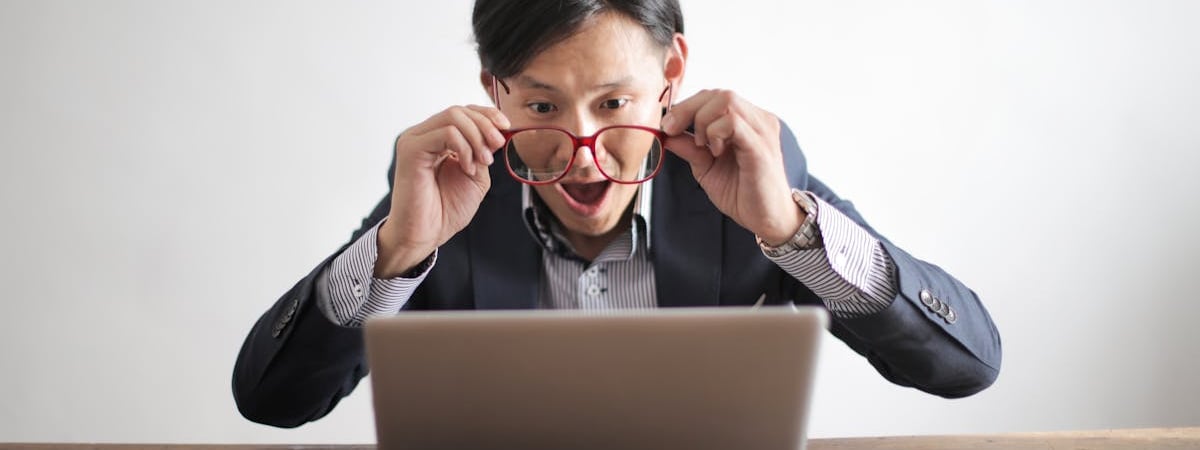 Харрис обошла Трампа в ключевых штатах. Какую кличку дала миллиардеру?