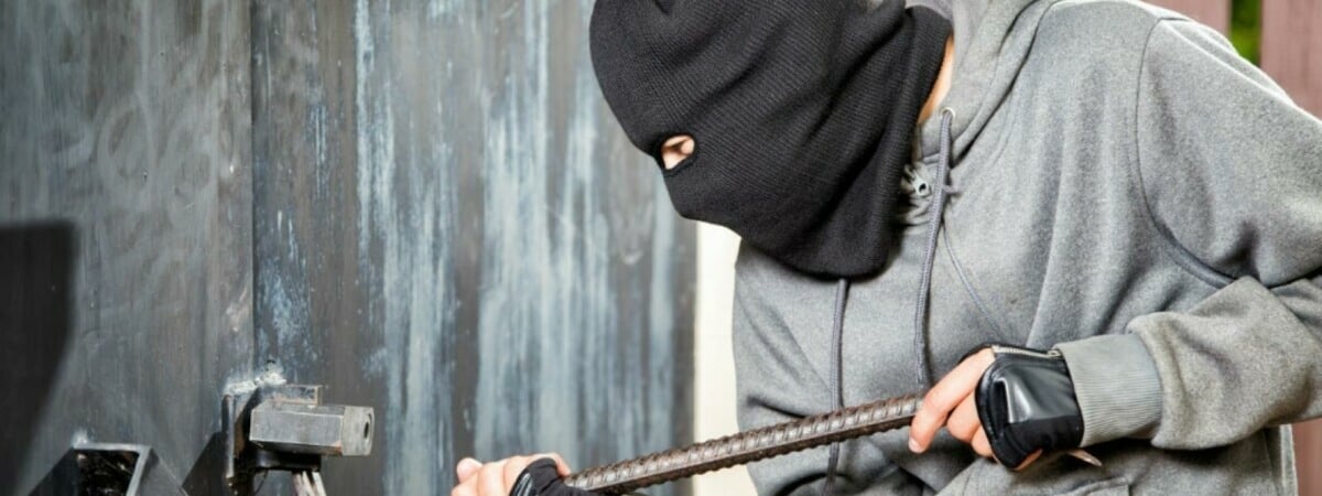 В Слониме молодые люди украли мотоцикл и плуг, а потом бросили их в поле. Почему?