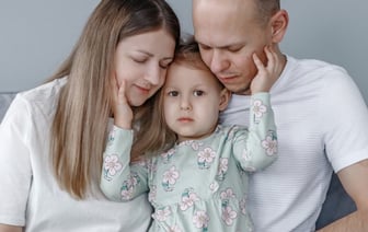 Белорусам удалось собрать почти $2 миллиона на спасительный укол для ребенка