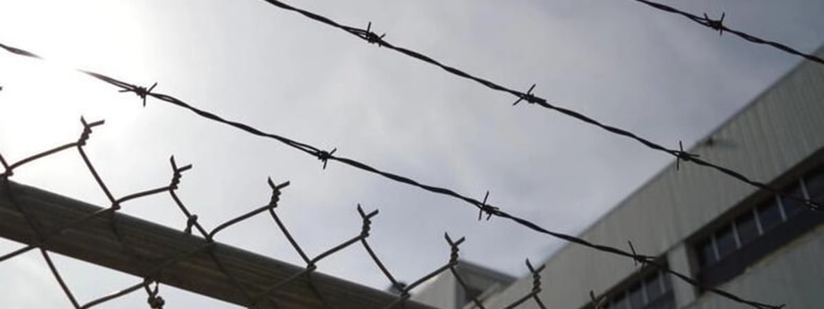 Освобождение политзаключенных: давить санкциями или начинать переговоры?