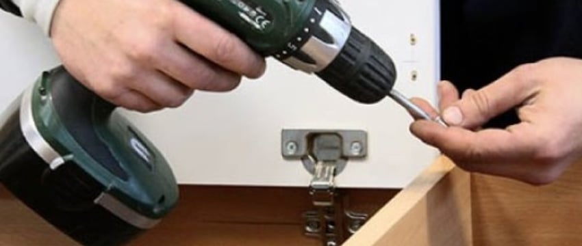 Мастер по реставрации кухни украл деньги у жительницы Минска