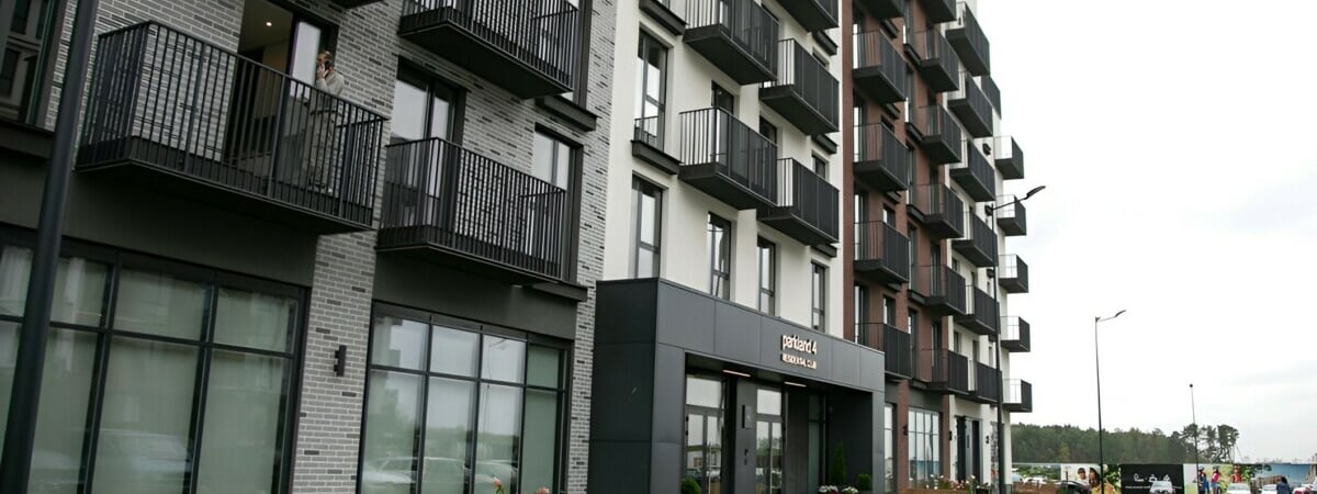 В одном из кварталов Минска открыли бесплатные сауны, кинотеатр и фитнес-зал. Но не для всех — Фото