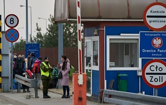 Туск предложил ужесточить миграционную политику в Польше. Что будет с «картами поляка» и разрешениями на работу и учебу?