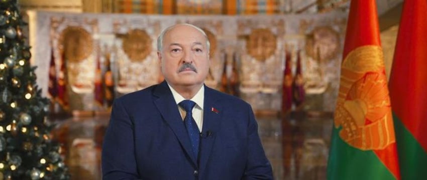 Люди в погонах, спасибо за мир: как Лукашенко поздравил белорусов с Новым годом