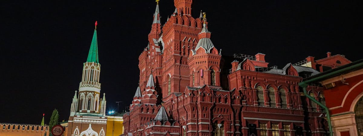 РФ ночью атаковала Украину более 100 дронами, ракетами и баллистикой