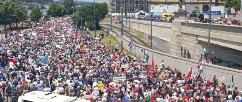 Протесты в Венгрии против войны с Россией