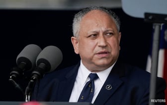 Министр ВМС США нарушил закон политическим заявлением о Байдене и Трампе.