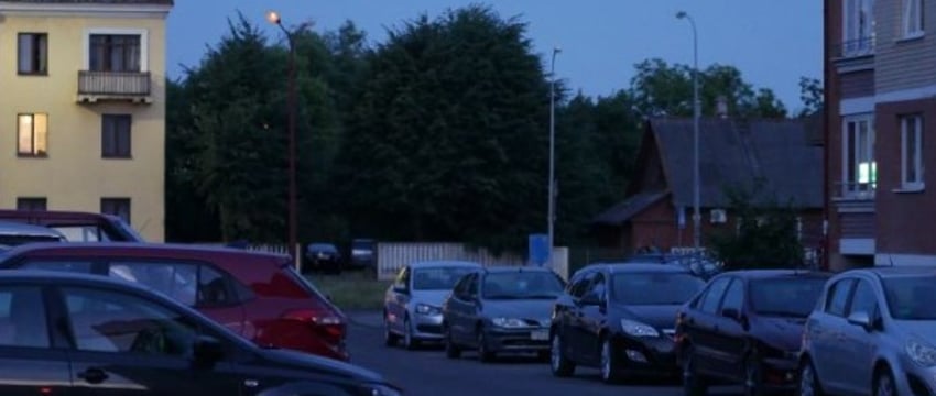 Можно ли в Беларуси купить парковочное место для авто во дворе многоквартирного дома? Рассказал юрист