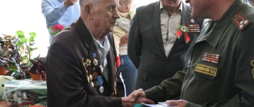 Поздравление ветерана Великой Отечественной войны в Бресте