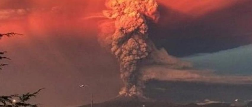 На Бали отменены десятки авиарейсов из-за извержения вулкана