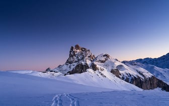 В Новополоцке выпал первый снег. Фото вечернего города
