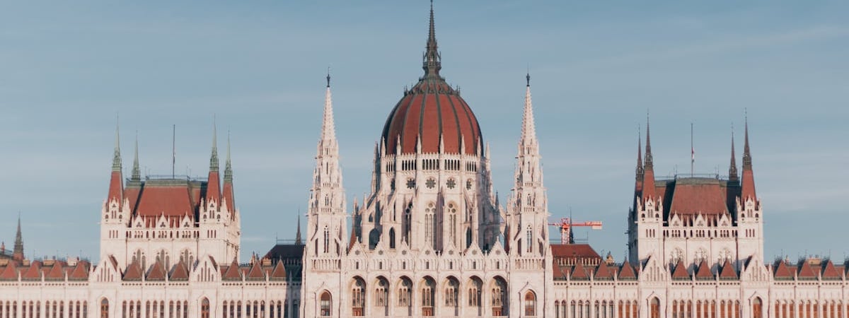 Премьер Венгрии попросил Зеленского «пойти немного другим путем». Как предложил организовать переговоры с Путиным? — Видео