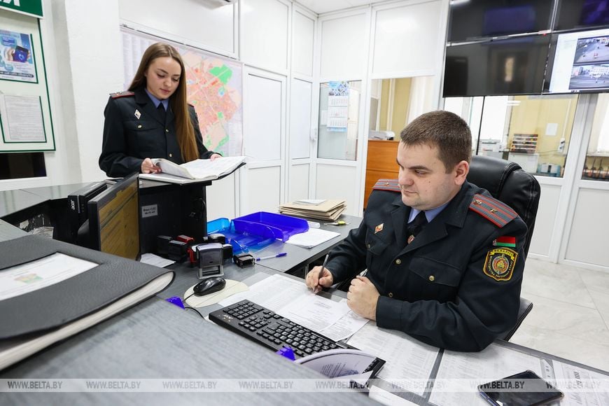 Почти треть века на защите людей. В Барановичах дочь вслед за отцом продолжает милицейскую династию