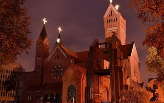 Власти Беларуси хотят от закрытого Красного костела 43 тысячи долларов