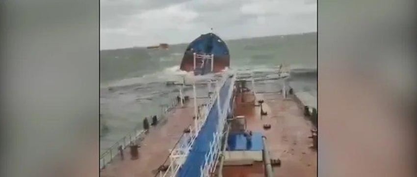 С российского танкера «Волгонефть-239» спасли весь экипаж