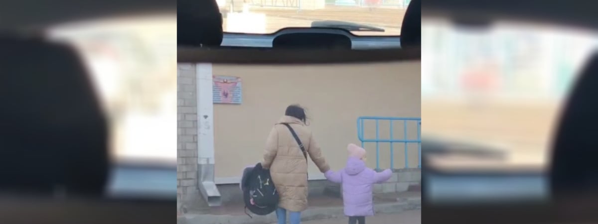 «Слышу, что-то шоркает» — Белорусский таксист поставил пассажирке «10 звезд из 5». За что пообещал не брать денег? — Видео