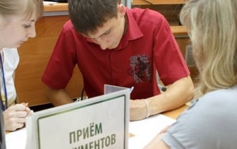 Какие специальности вошли в топ-5 с самым высоким проходным баллом в вузы в этом году