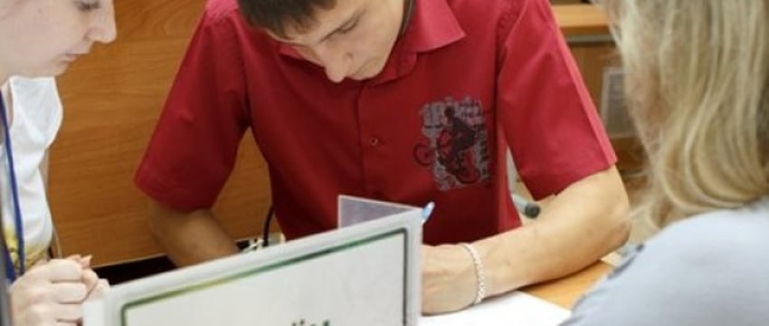 Какие специальности вошли в топ-5 с самым высоким проходным баллом в вузы в этом году