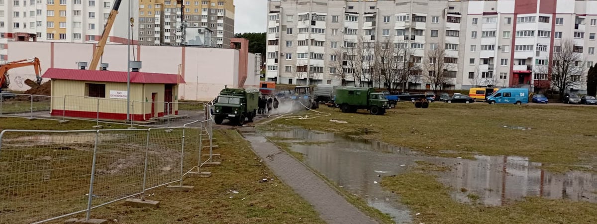 На Вишневце в Гродно устраняют повреждение теплосетей