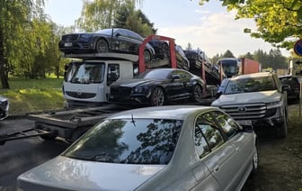 Сотни люксовых авто застряли на таможне под Минском