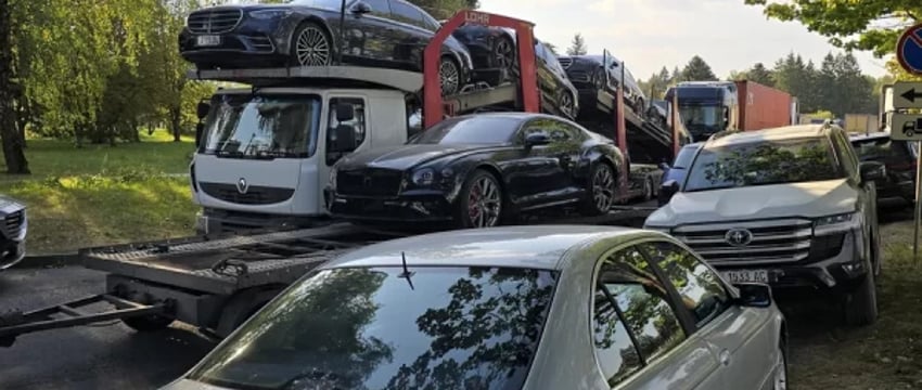 Сотни люксовых авто застряли на таможне под Минском
