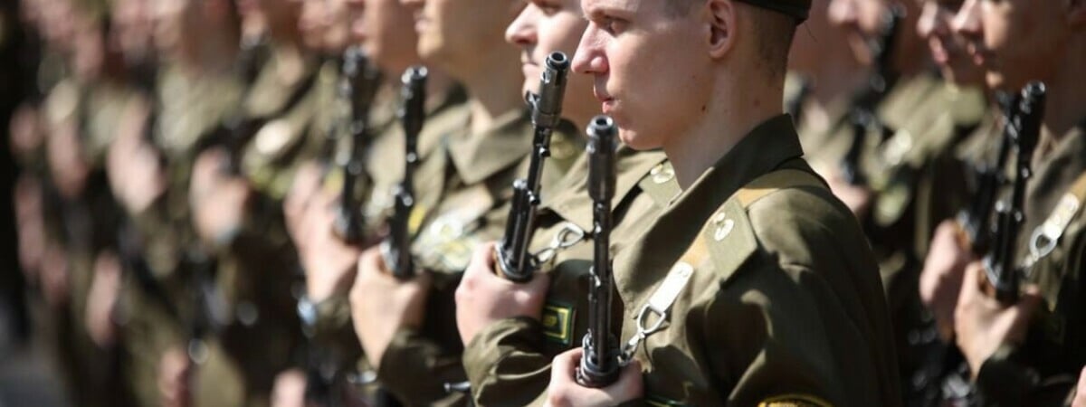 Порядка 10 тыс. новобранцев. Минобороны объявило о начале отправки белорусских призывников на службу в армии — Официально