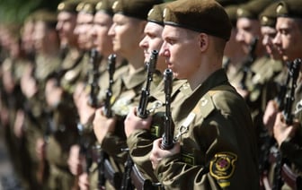 Порядка 10 тыс. новобранцев. Минобороны объявило о начале отправки белорусских призывников на службу в армии — Официально