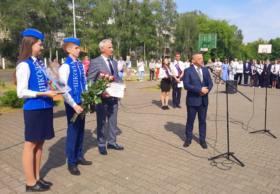 Последний звонок прозвенел в школах Бреста