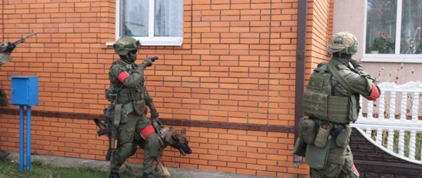 В Столине идут учения. Эффектные кадры