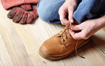 Как завязать обувь, чтобы шнурки не развязывались? Простой трюк, о котором мало кто знает — Полезно