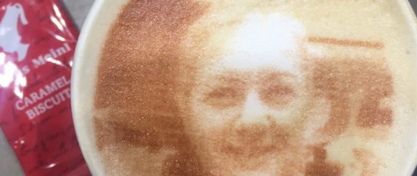 На заправках «Белоруснефти» можно будет печатать фото на кофе