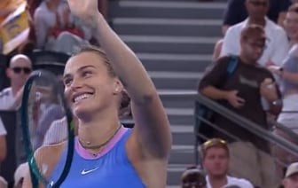 Соболенко выиграла первый матч нового сезона и вышла 1/8 финала турнира WTA-500 в Брисбене