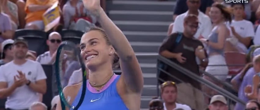 Соболенко выиграла первый матч нового сезона и вышла 1/8 финала турнира WTA-500 в Брисбене