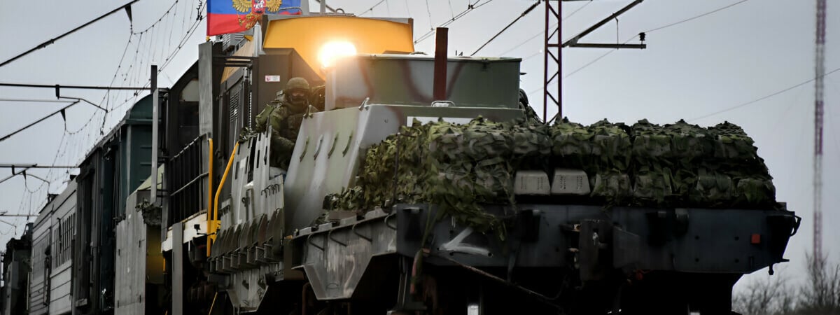 Россия создала на Донбассе 30-километровый «царь-поезд» — Deep State. Зачем?