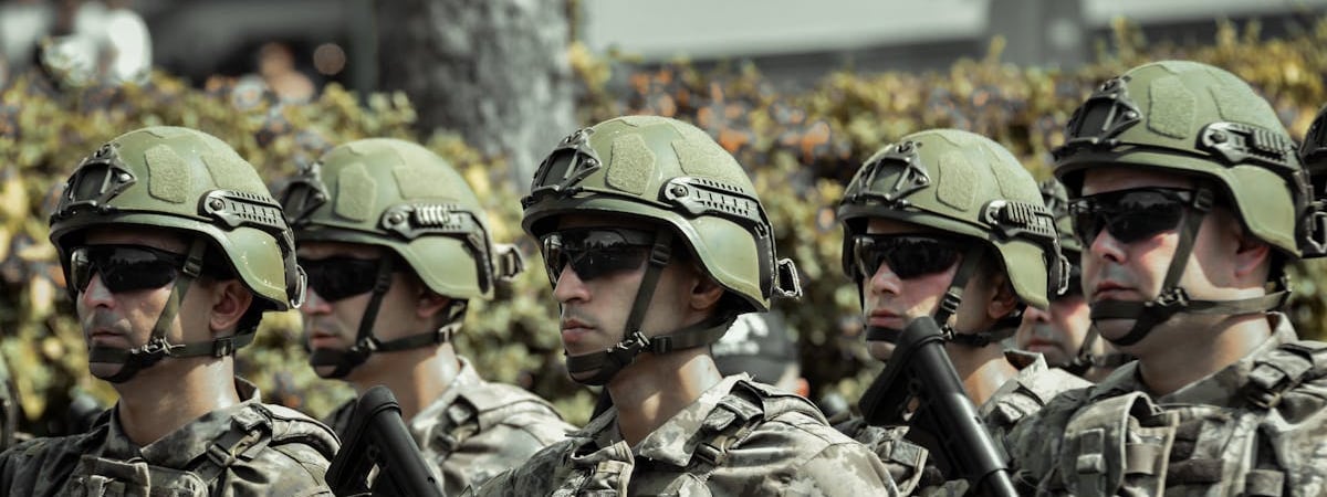 Армия США готовится перебросить на границу с Мексикой тысячи военных с техникой