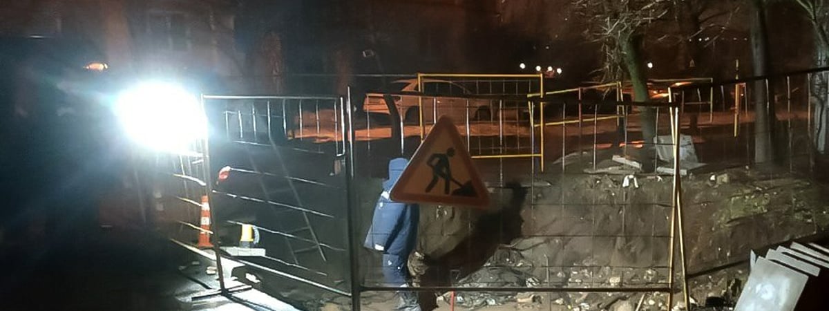 Минчане сняли на видео «гейзер» в спальном районе, из-за которого без отопления остались десятки многоэтажек — Видео